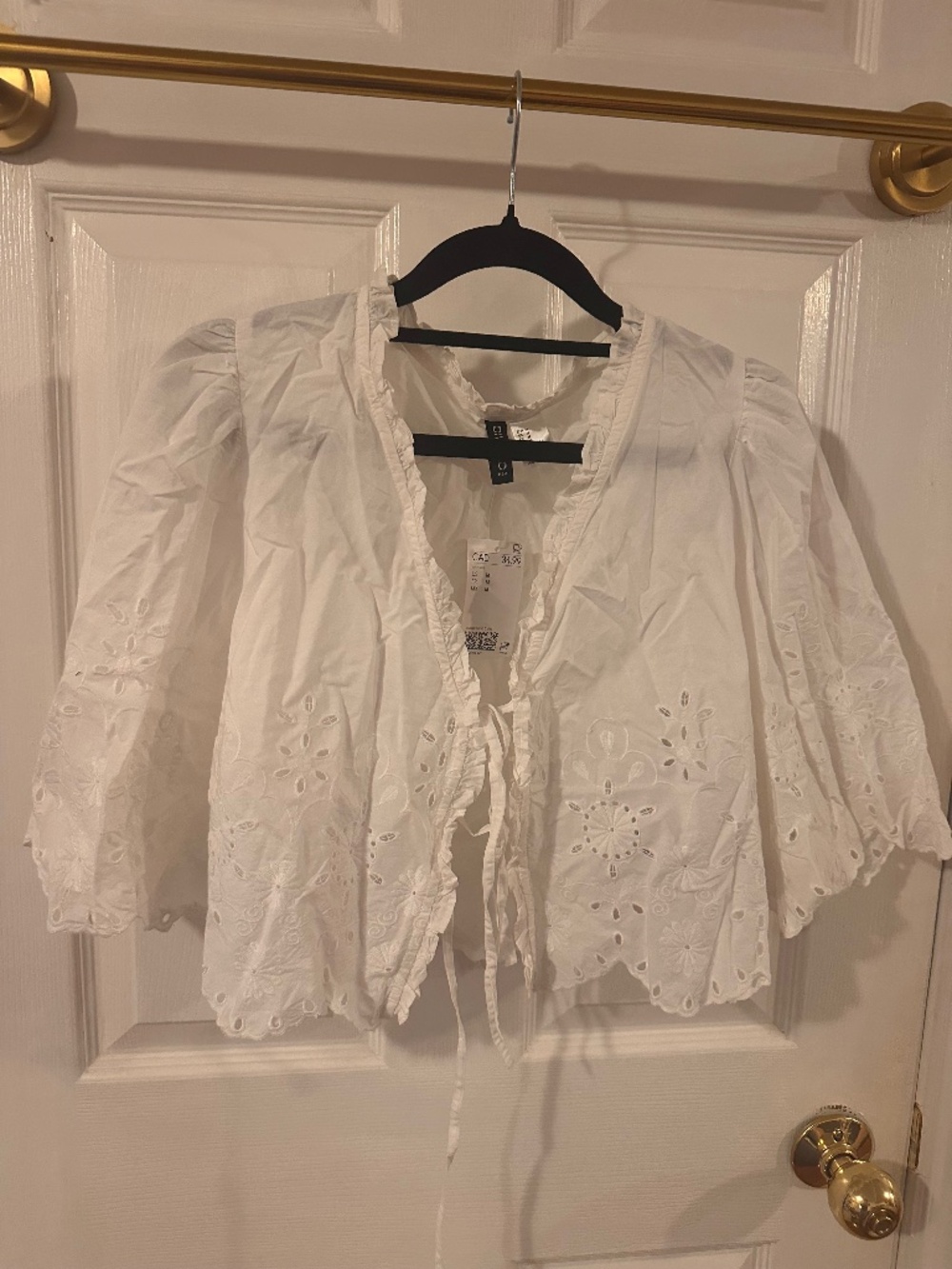 Cropped Eyelet tie blouse